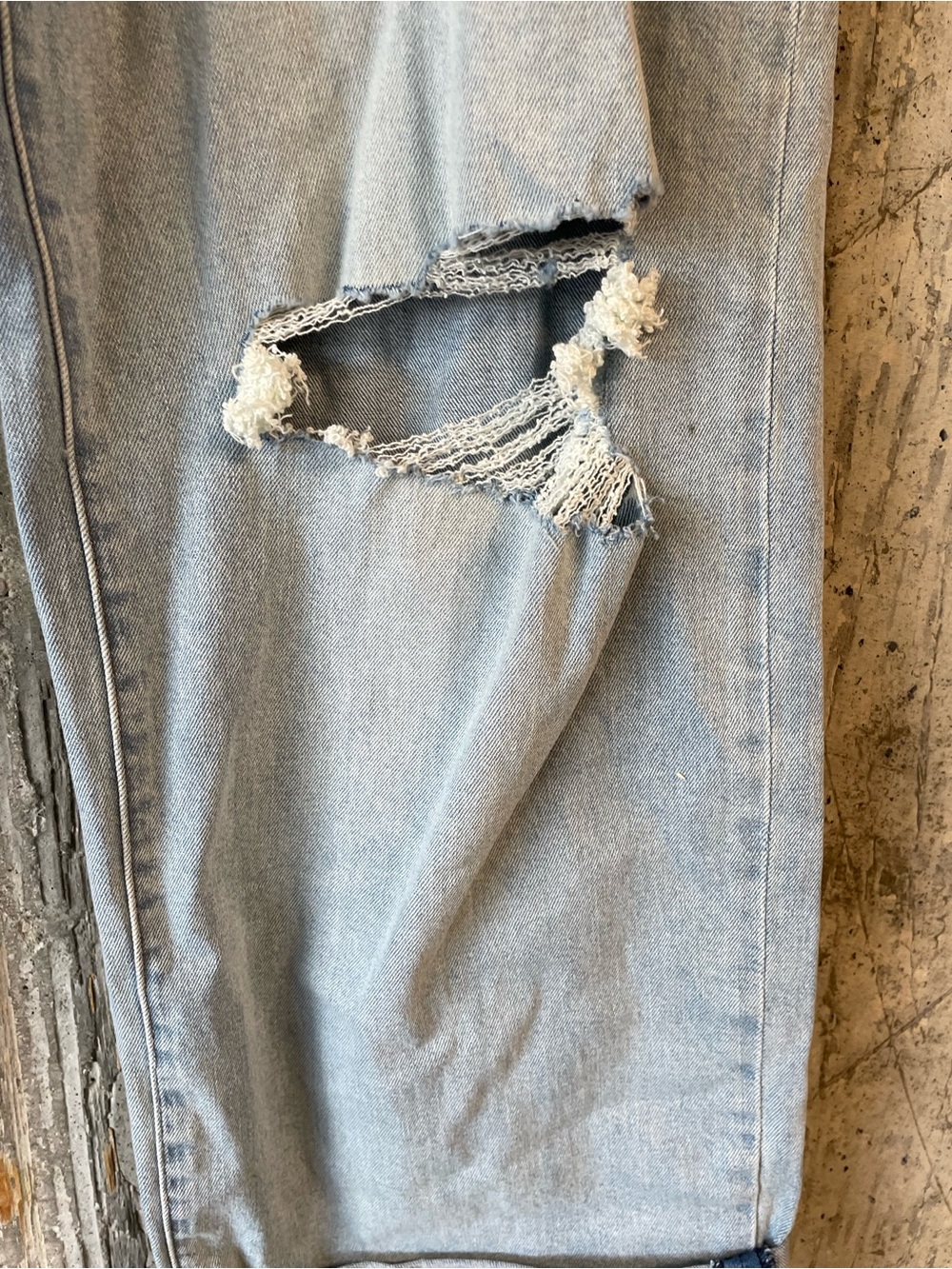 KUT FROM THE KLOTH Women's Gwen Cuff w Knee Rips Jeans Size 8 in Ethical - Picture 6 of 11